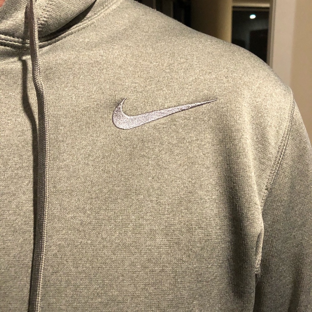 Men’s Nike Sweater.